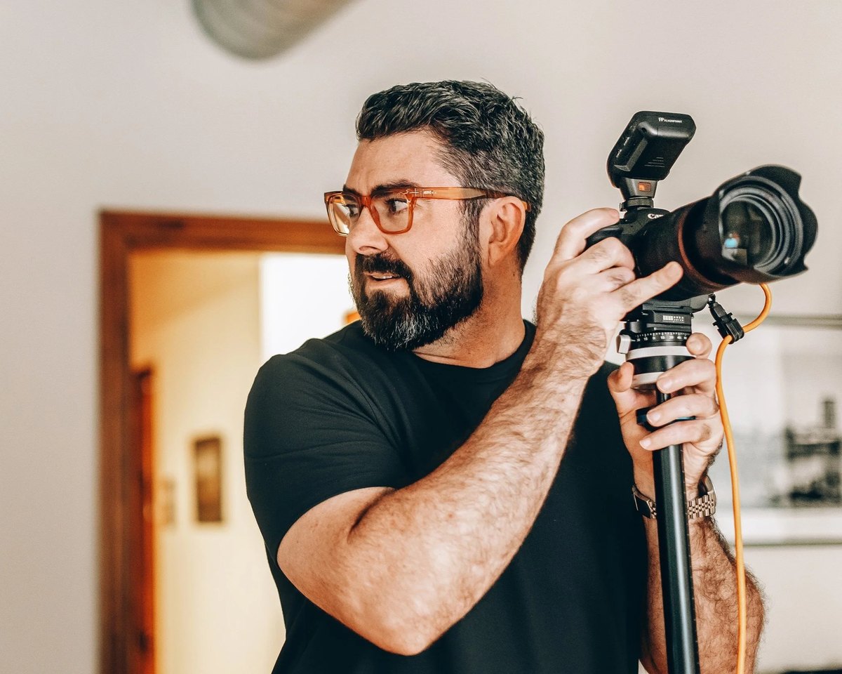 Fred Kirkhart photographing a session in his studio
